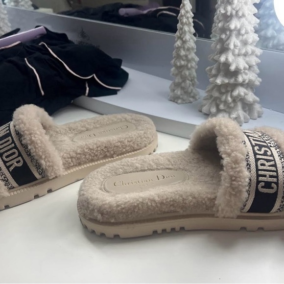 Christian Dior slides, women size 7, cream color - Picture 5 of 8